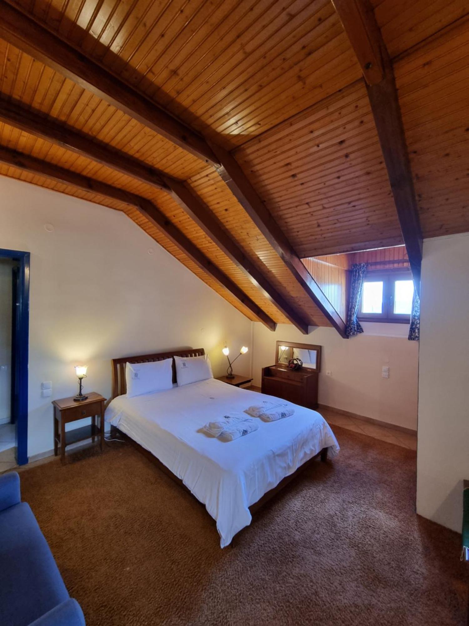 Kalavrita Krinides Apartment And Attics Dış mekan fotoğraf