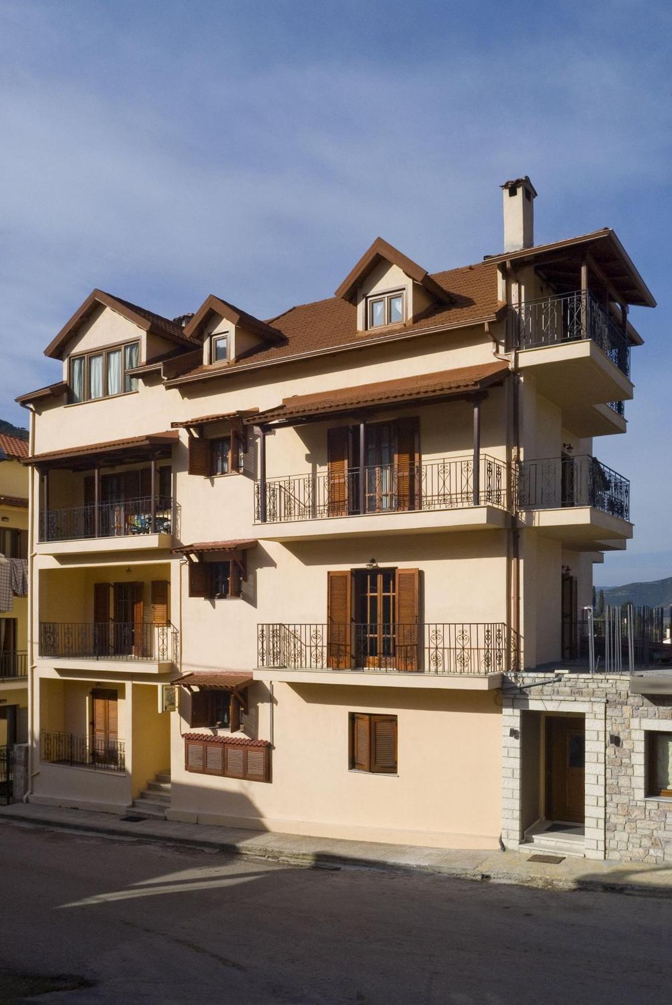 Kalavrita Krinides Apartment And Attics Dış mekan fotoğraf