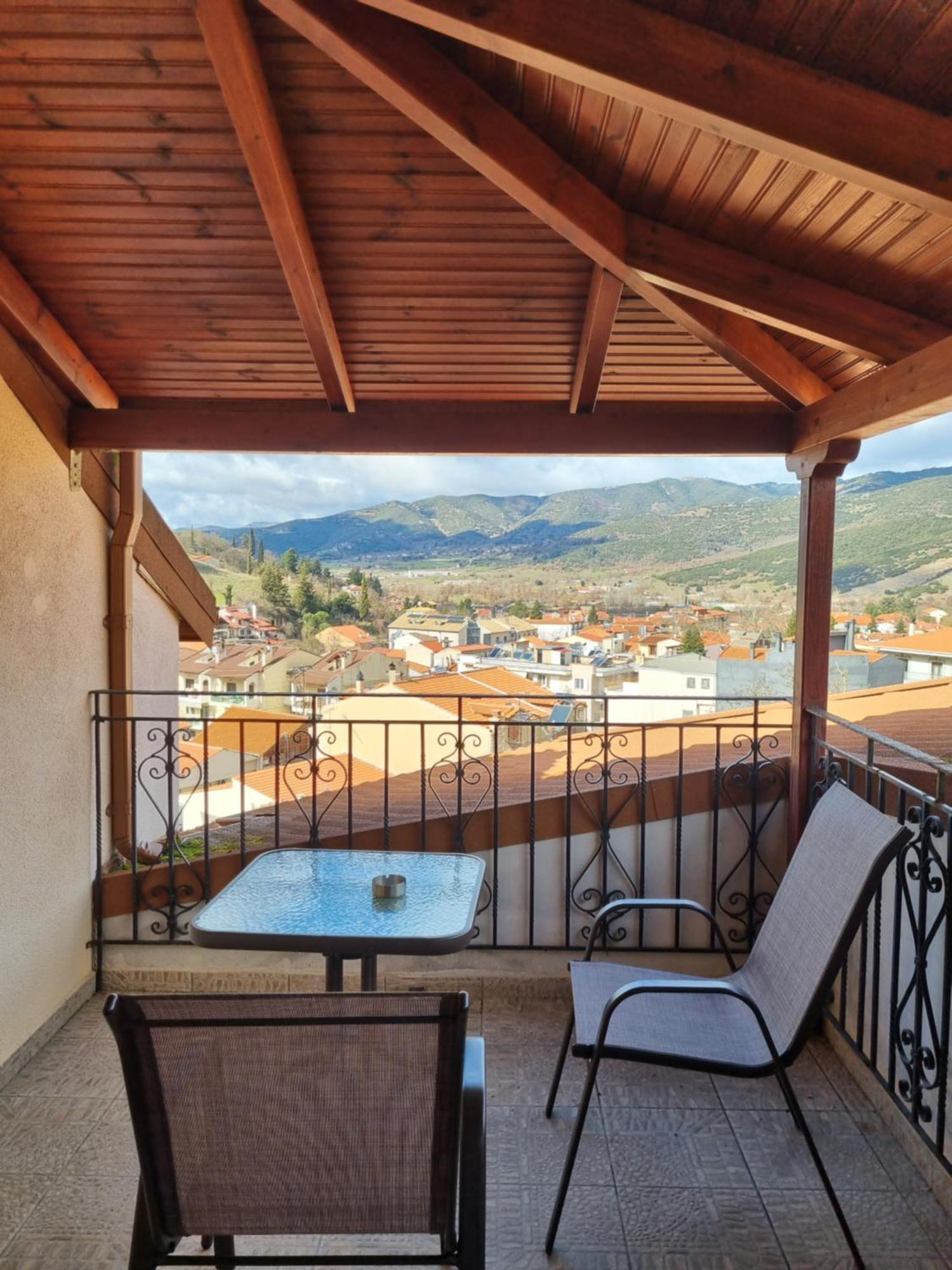 Kalavrita Krinides Apartment And Attics Dış mekan fotoğraf